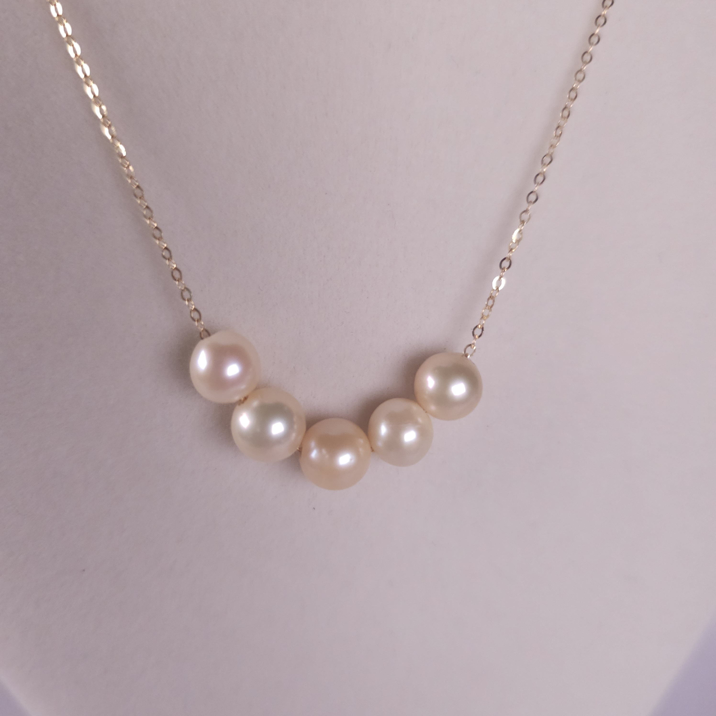 Genuine Akoya Pearl necklace on 18K gold chain (18in)