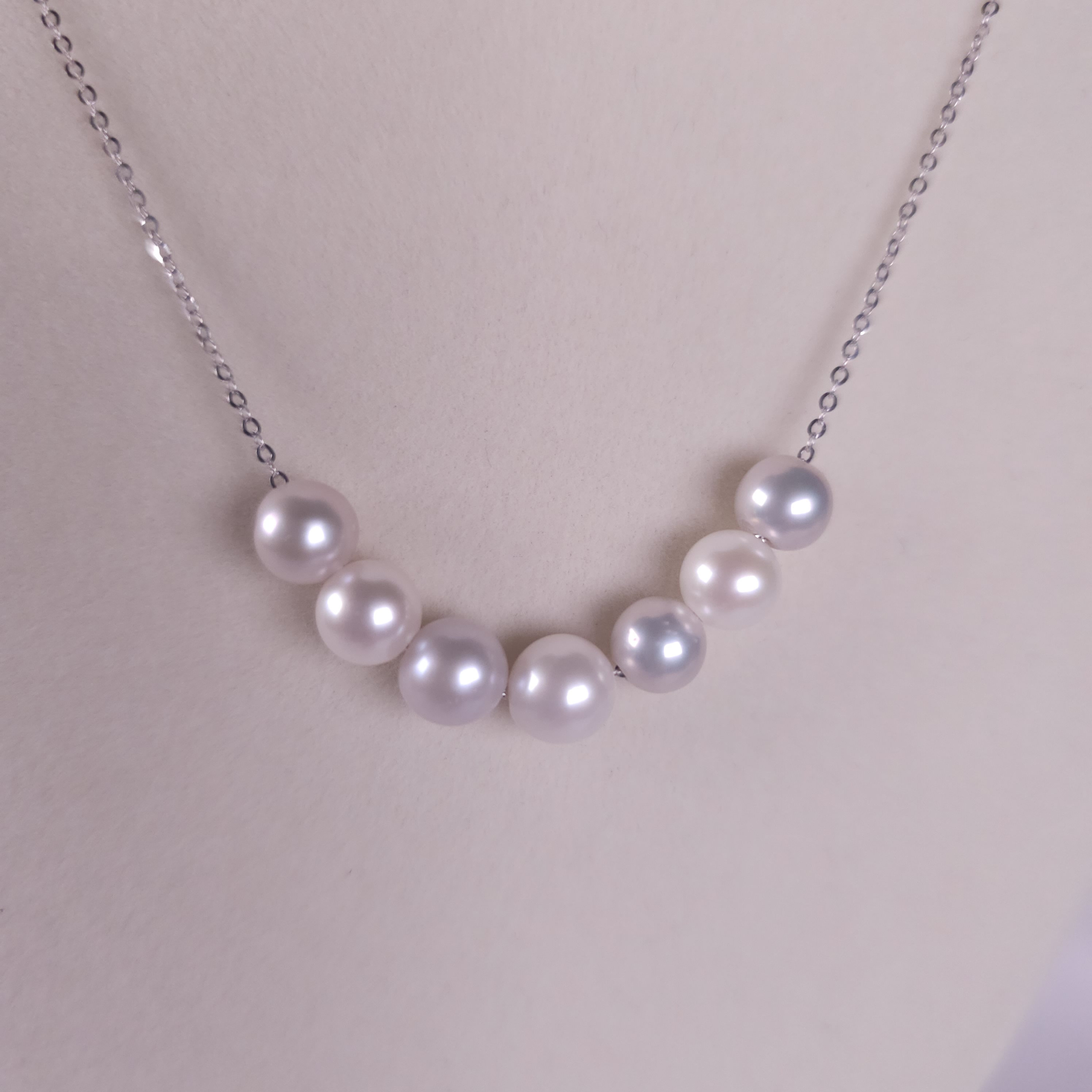Genuine Akoya Pearl necklace on 18K gold chain (18in)