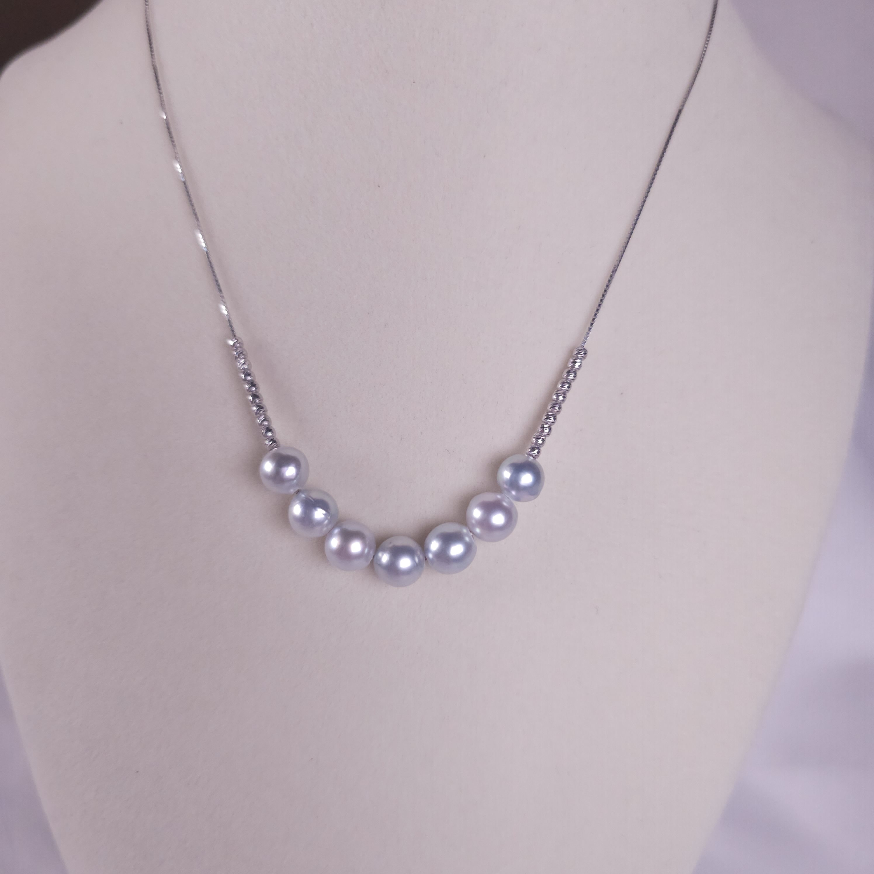 Genuine Madama Akoya Pearl necklace